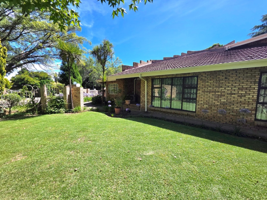 5 Bedroom Property for Sale in La Provance Free State